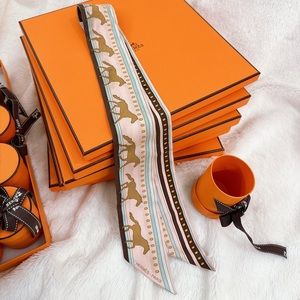 HERMES🍊 Twilly - pink/horse